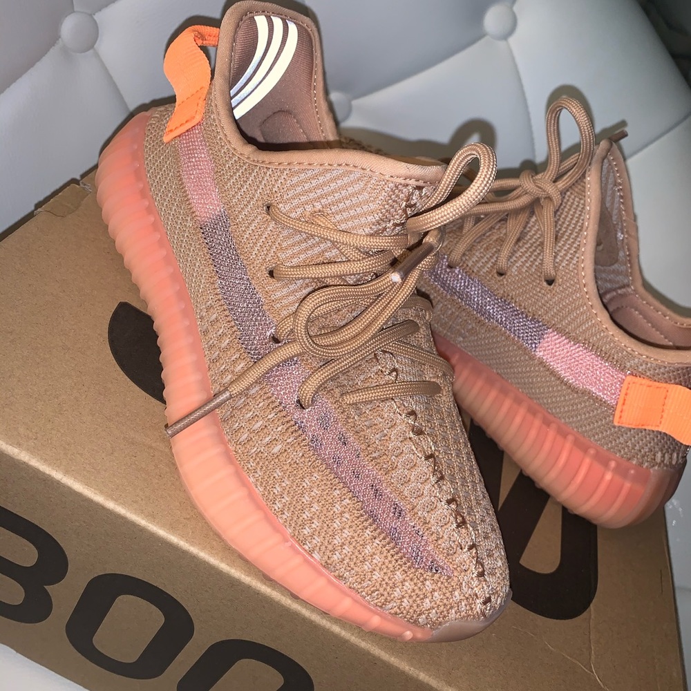Yeezy 350 v2 Clay